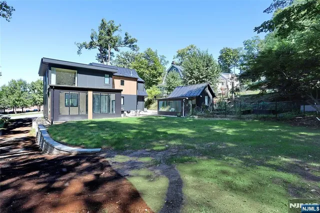 $2,650,000 | 226 Haworth Avenue, Haworth, NJ 07641