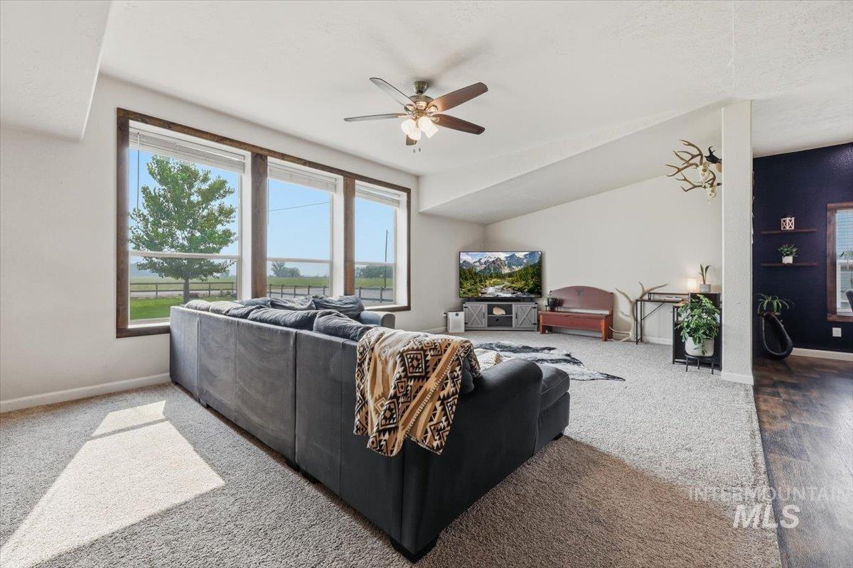 23095 Centerpoint Road Caldwell, ID 83607 - Photo 4 of 19 Gallery Image 4