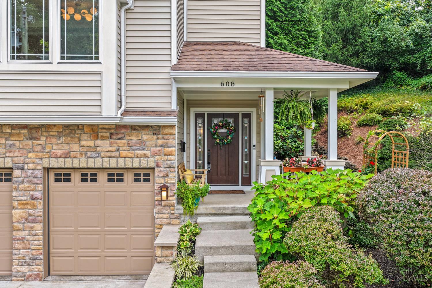 608 Rushton Road Cincinnati, OH 45226 - Photo 4 of 49 Gallery Image 4