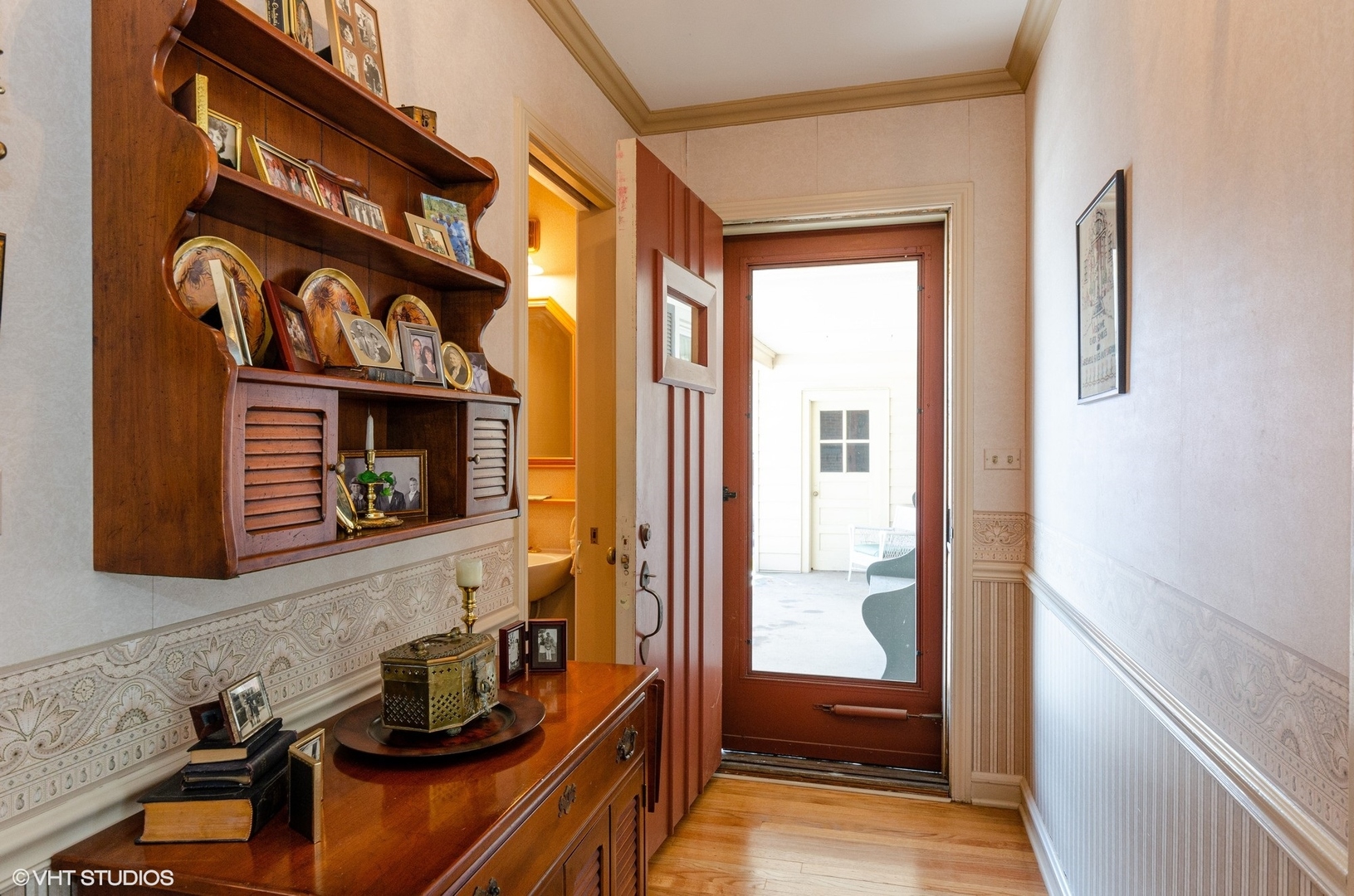 830 Warrington Road Deerfield, IL 60015 - Photo 3 of 15