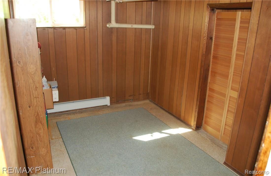 3493 Gregory Road Lake Orion, MI 48359 - Photo 17 of 20 second Lower Level room with window and closet