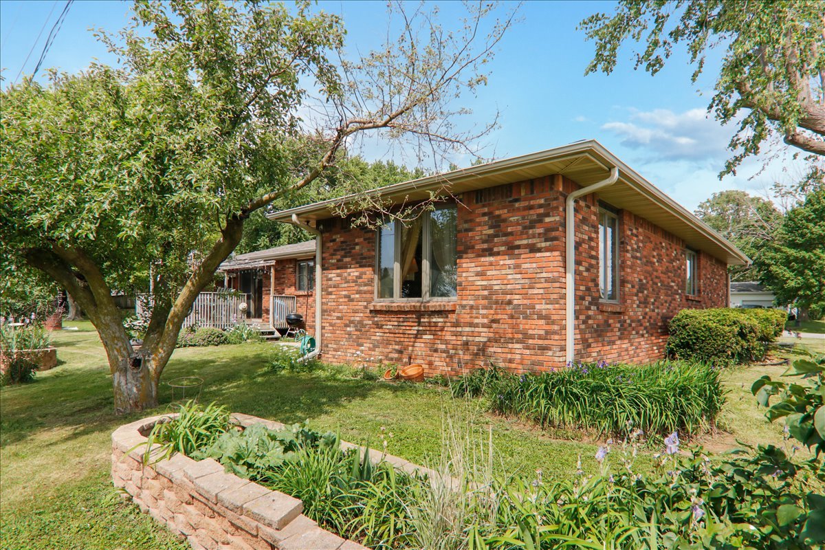 209 Birch Street Maroa, IL 61756 - Photo 3 of 19