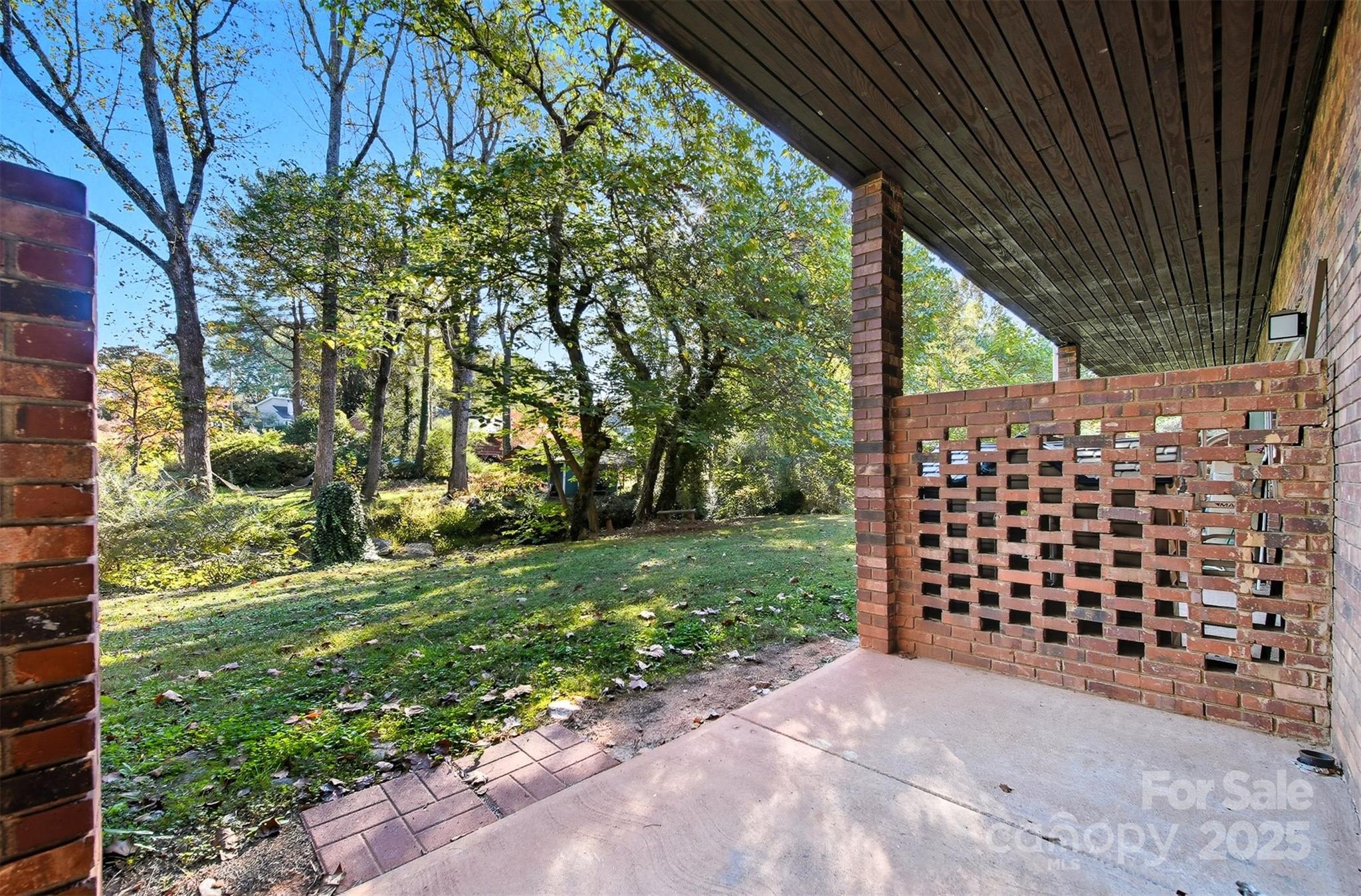 824 6th Street Northwest, Unit 5 Hickory, NC 28601 - Photo 29 of 33 a view of a backyard