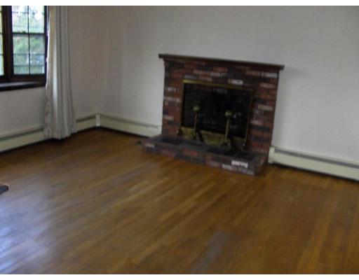 61 Hamilton Road Northborough, MA 01532 - Photo 4 of 6 Gallery Image 4