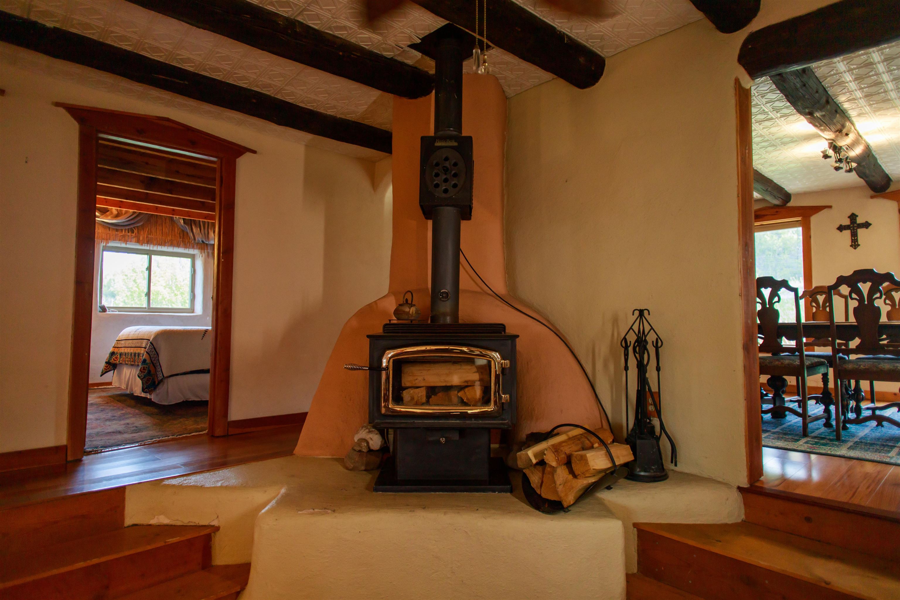 42 Roybal Road Penasco, NM 87553 - Photo 4 of 44 Gallery Image 4