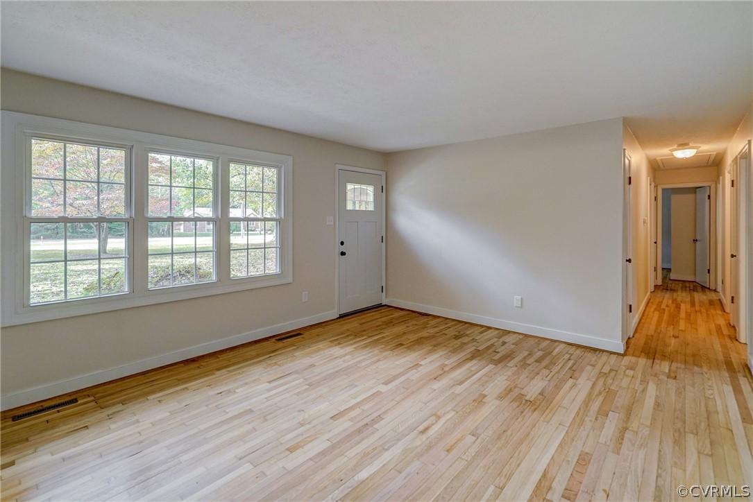 5211 North Courthouse Road Providence Forge, VA 23140 - Photo 3 of 33 Refinished Hardwood floors, New Windows, New Exter