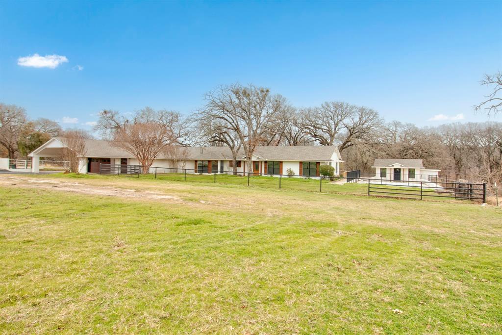 3700 Moseley Road Cross Roads, TX 76227 - Photo 7 of 38
