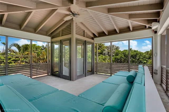 a view of a yard in front of house