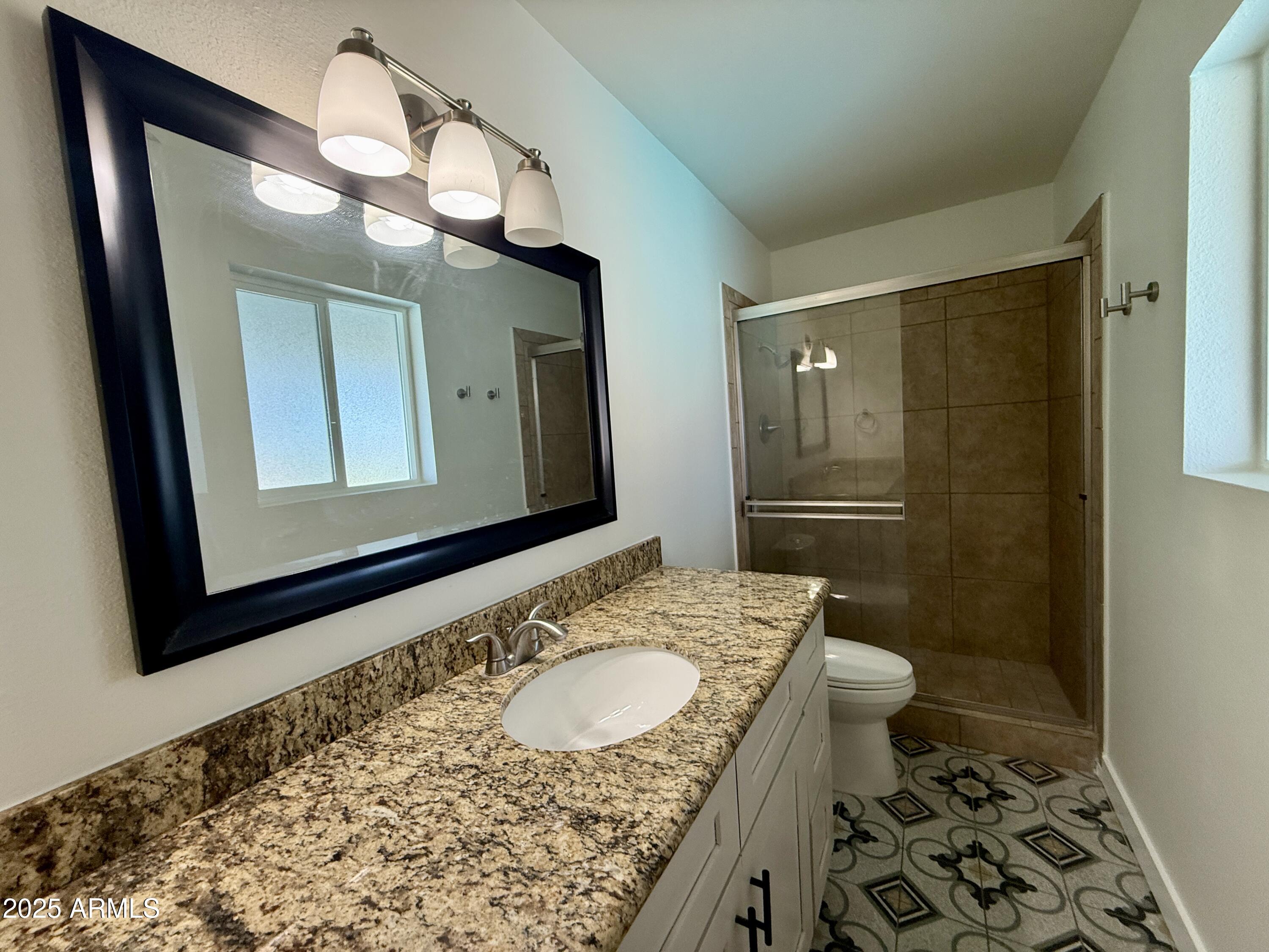 11827 North 35th Street Phoenix, AZ 85028 - Photo 15 of 20 Bathroom 1