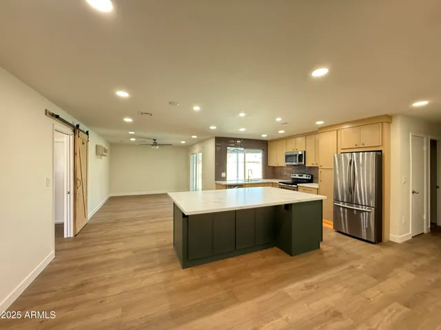 $3,050 | 11827 North 35th Street, Phoenix, AZ 85028