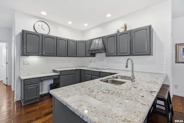 $399,900 | 5306 North Ashford Drive, Peoria, IL 61615