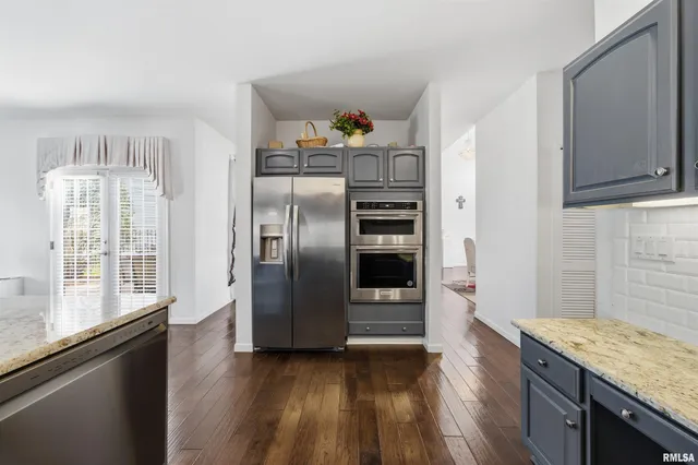 $399,900 | 5306 North Ashford Drive, Peoria, IL 61615