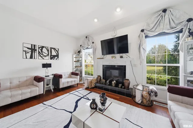 $399,900 | 5306 North Ashford Drive, Peoria, IL 61615