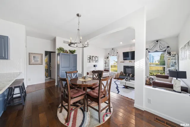 $399,900 | 5306 North Ashford Drive, Peoria, IL 61615