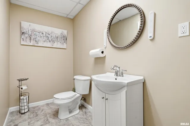 $399,900 | 5306 North Ashford Drive, Peoria, IL 61615