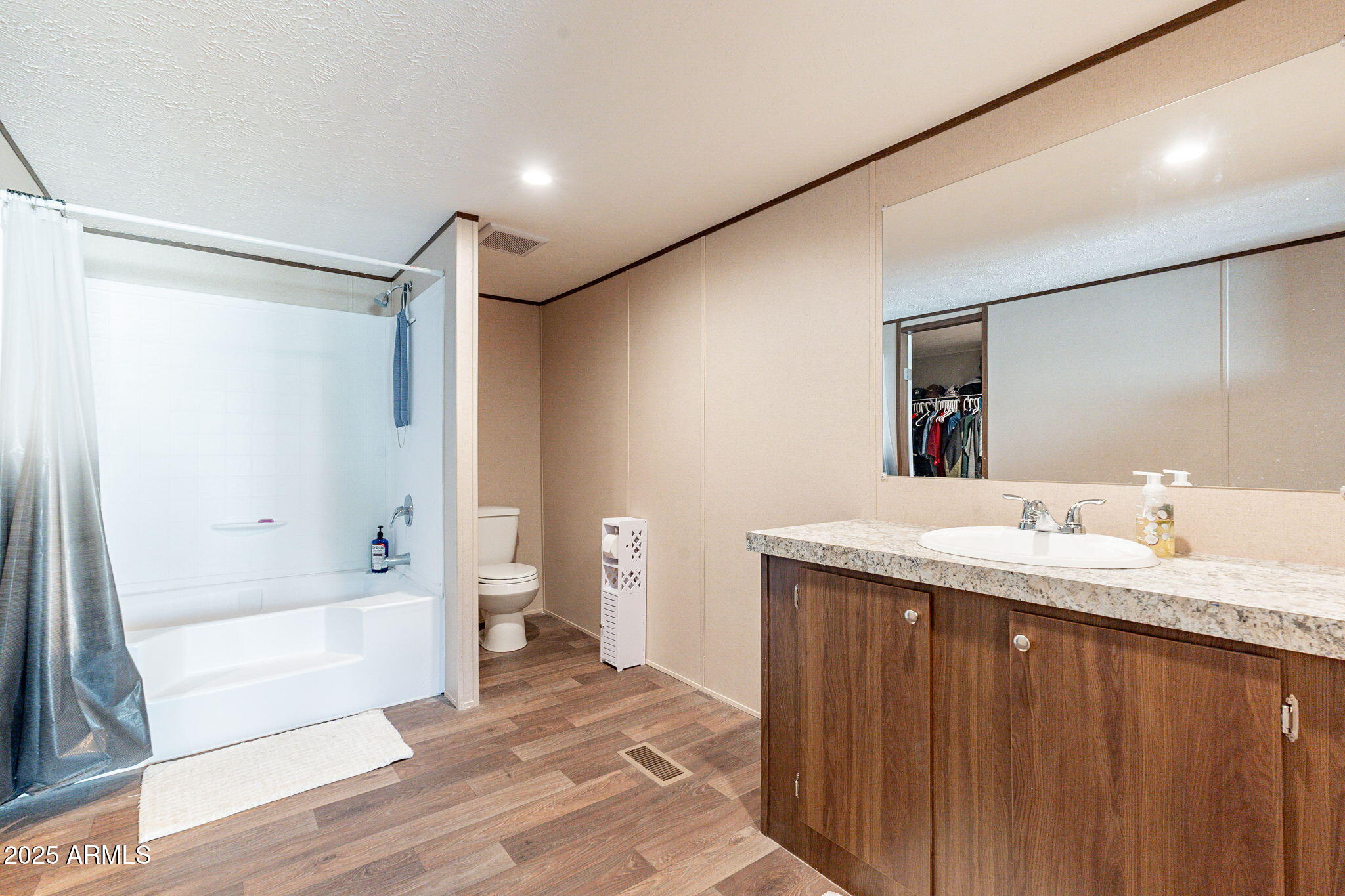 200 East Knox Road, Unit OFC Chandler, AZ 85225 - Photo 7 of 21 25-web-or-mls-Knox-25