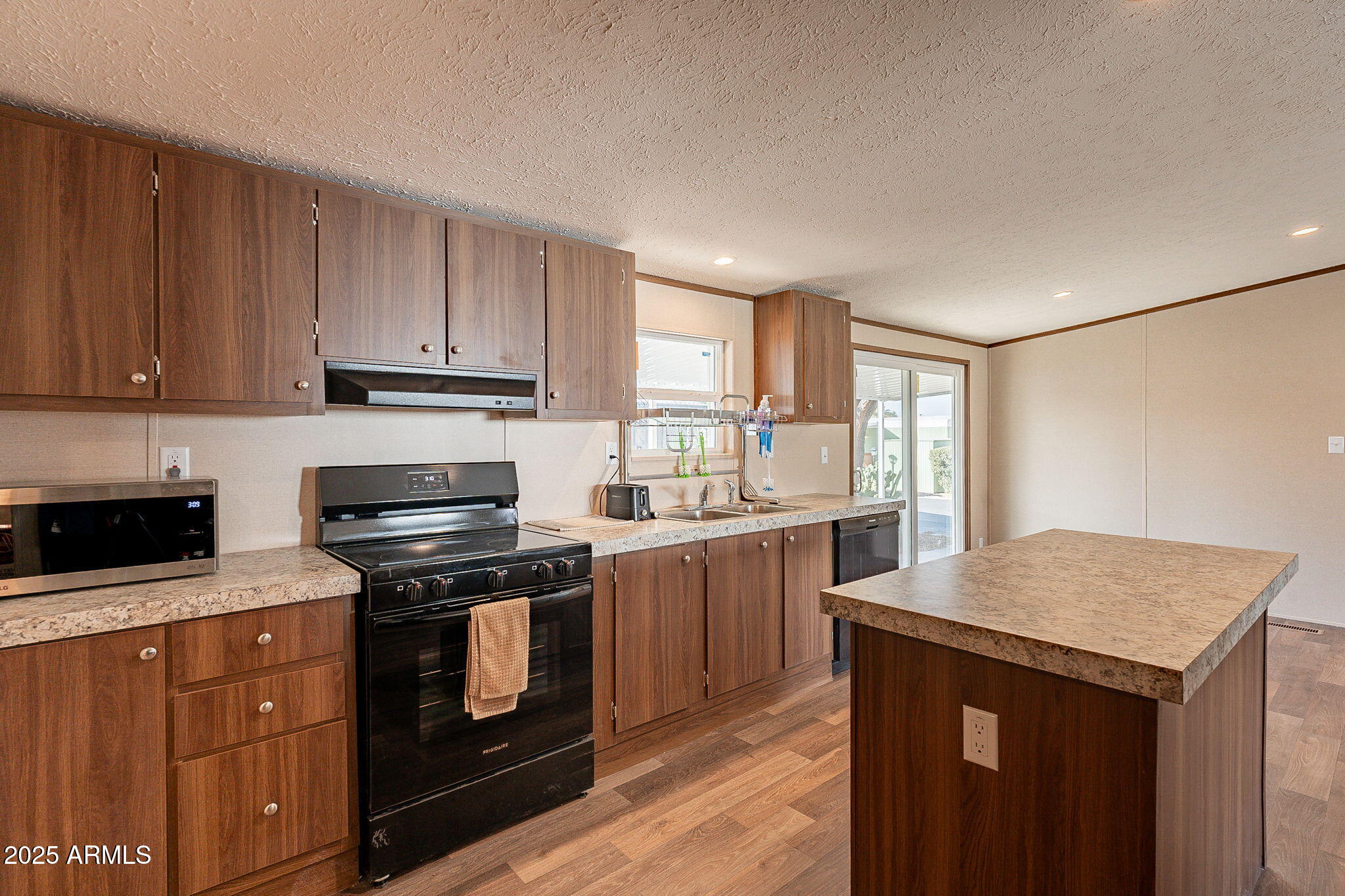 200 East Knox Road, Unit OFC Chandler, AZ 85225 - Photo 8 of 21 13-web-or-mls-Knox-13