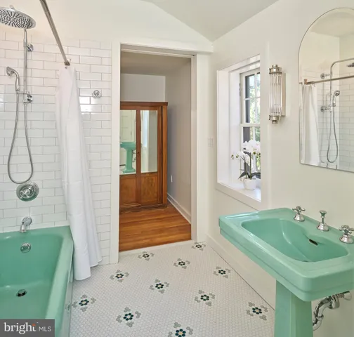 $2,975 | 46 York Street, Unit 2, Lambertville, NJ 08530