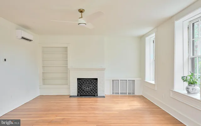 $2,975 | 46 York Street, Unit 2, Lambertville, NJ 08530