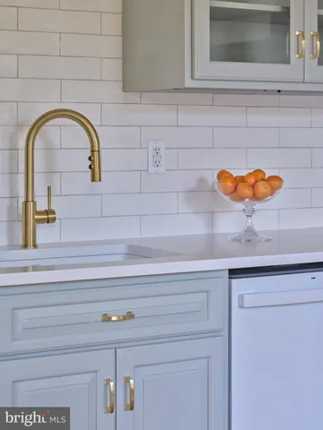 $2,975 | 46 York Street, Unit 2, Lambertville, NJ 08530