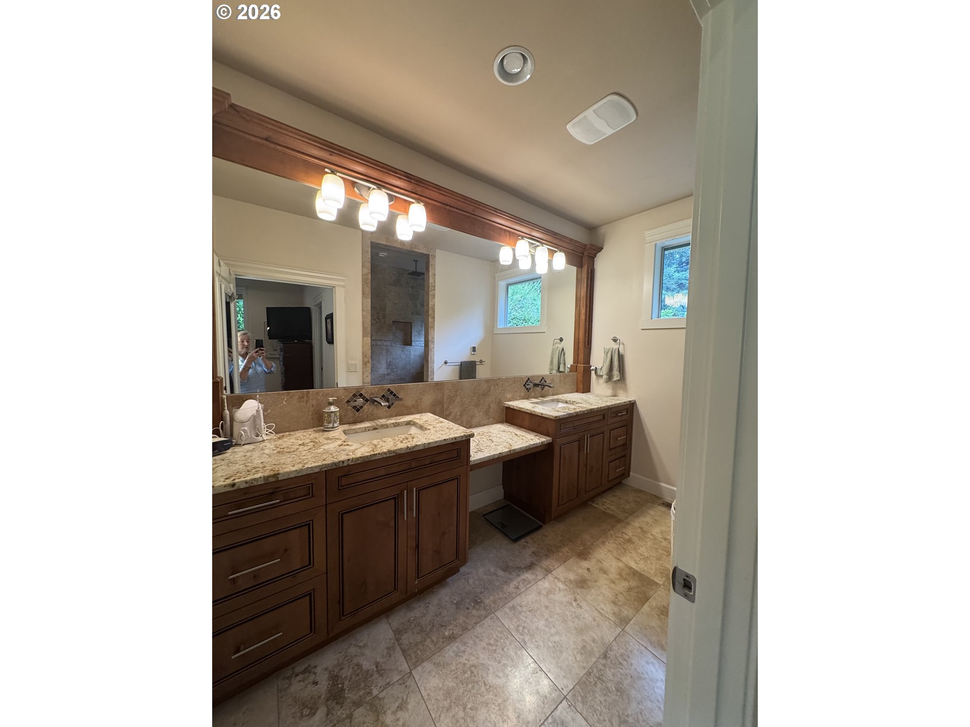 120 Northwest Maple Ridge Road Woodland, WA 98674 - Photo 31 of 48 Owner's Suite Bathroom