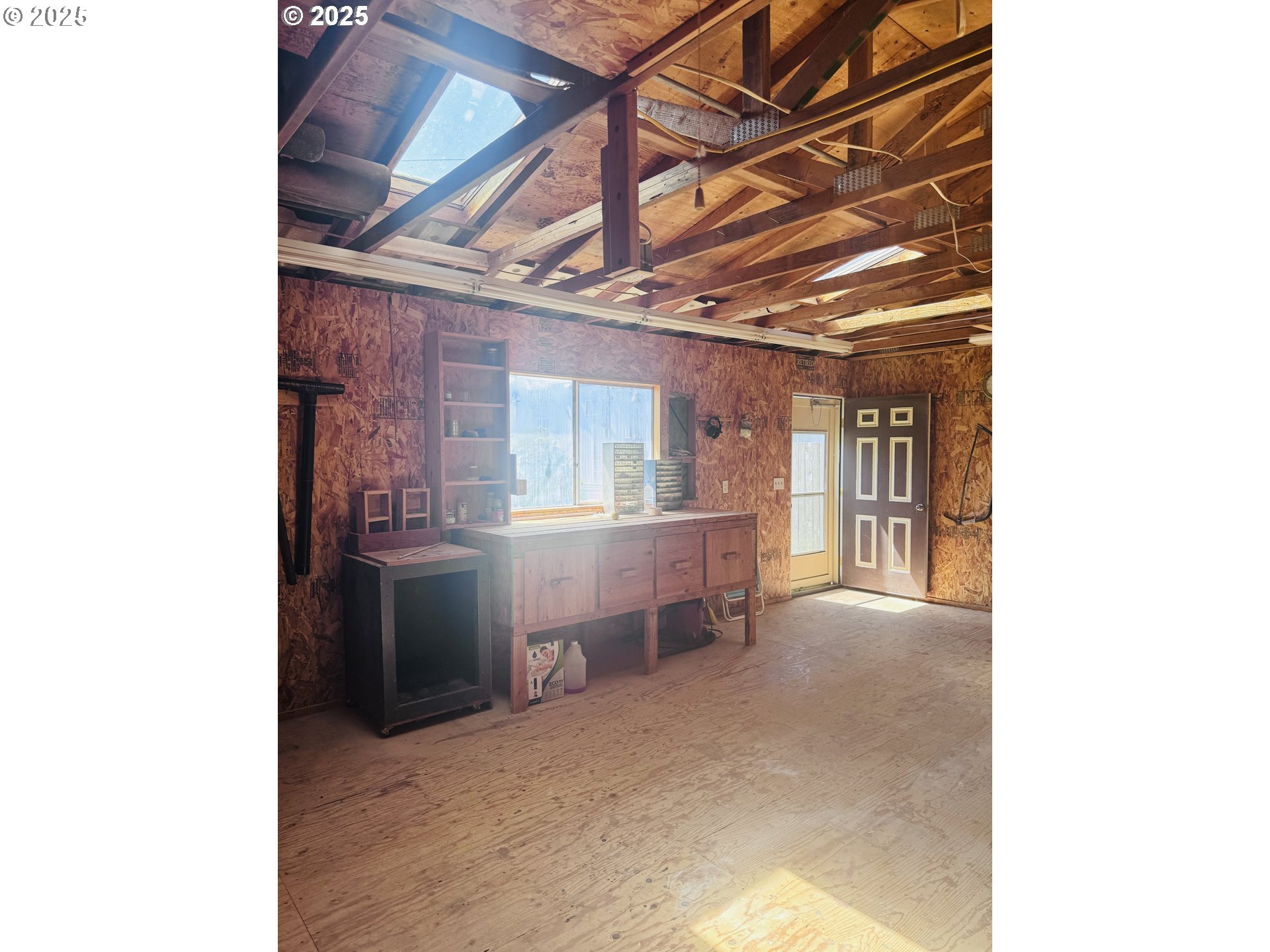 91323 Sandstone Lane, Unit 418 Coos Bay, OR 97420 - Photo 17 of 20 a view of utility room