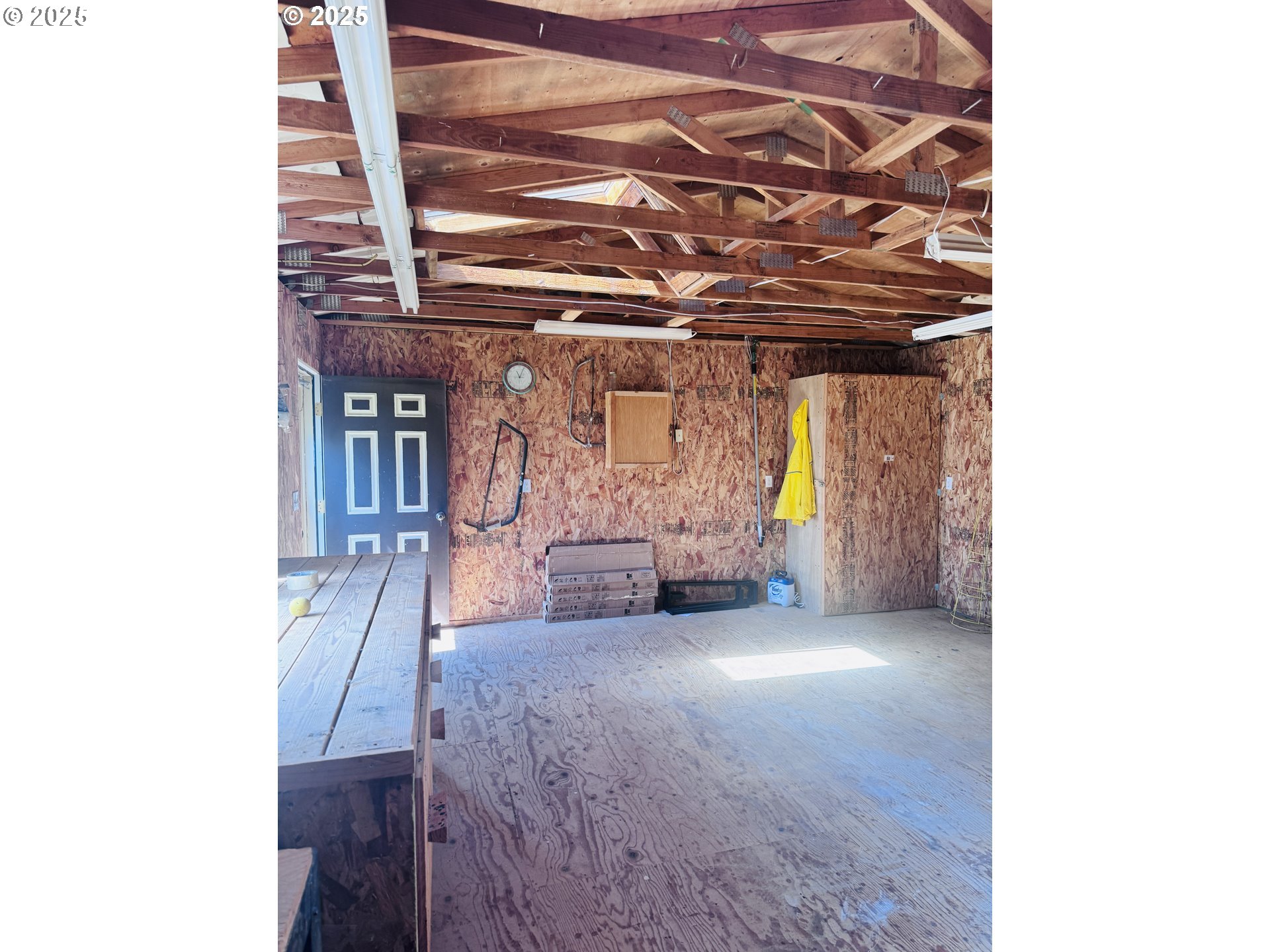 91323 Sandstone Lane, Unit 418 Coos Bay, OR 97420 - Photo 19 of 20 a view of a room with gym equipment