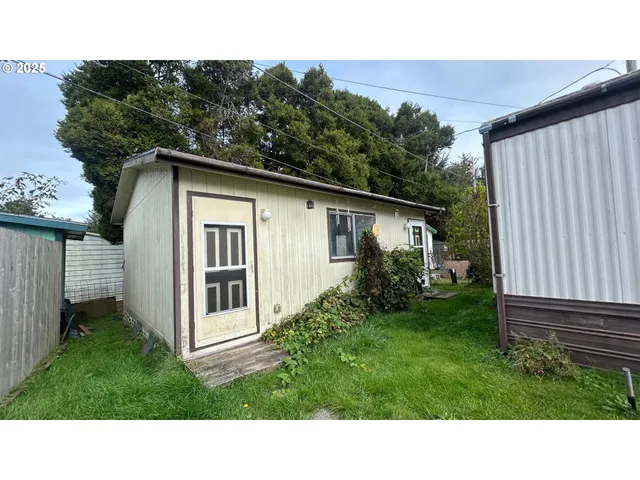 $75,000 | 91323 Sandstone Lane, Unit 418, Coos Bay, OR 97420