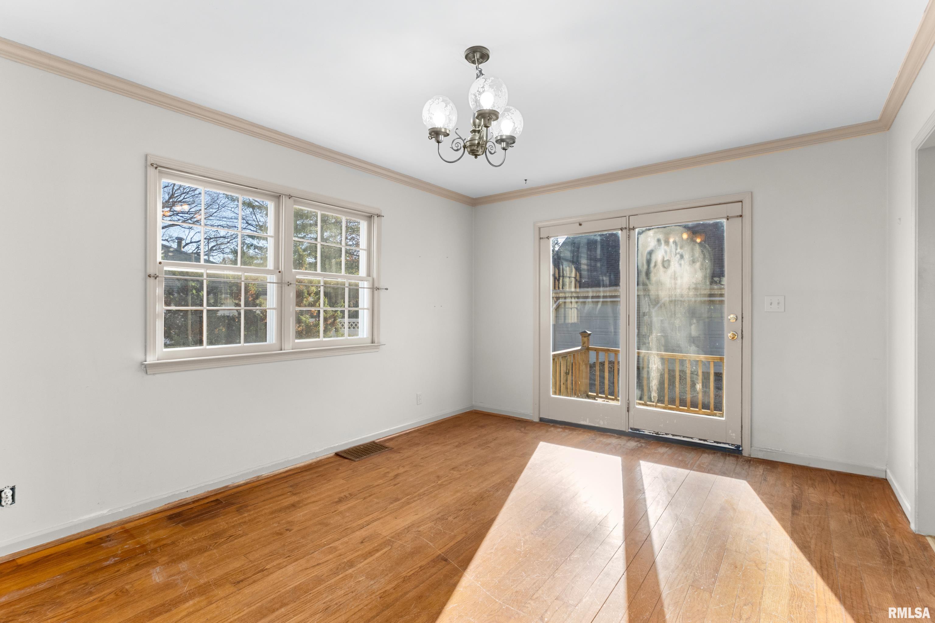 304 West Stonegate Road Peoria, IL 61614 - Photo 13 of 39 Gallery Image 13
