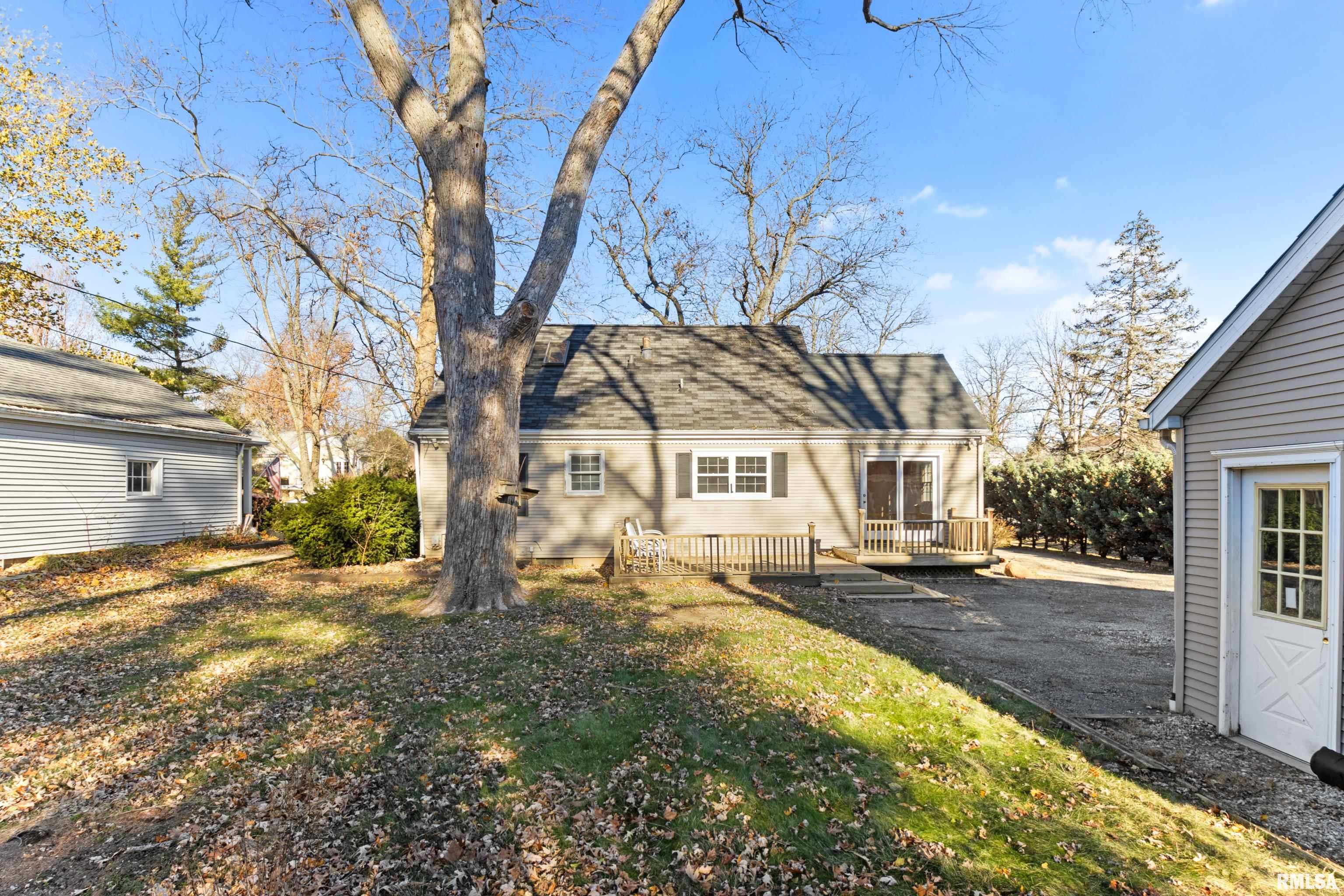 304 West Stonegate Road Peoria, IL 61614 - Photo 3 of 39 Gallery Image 3