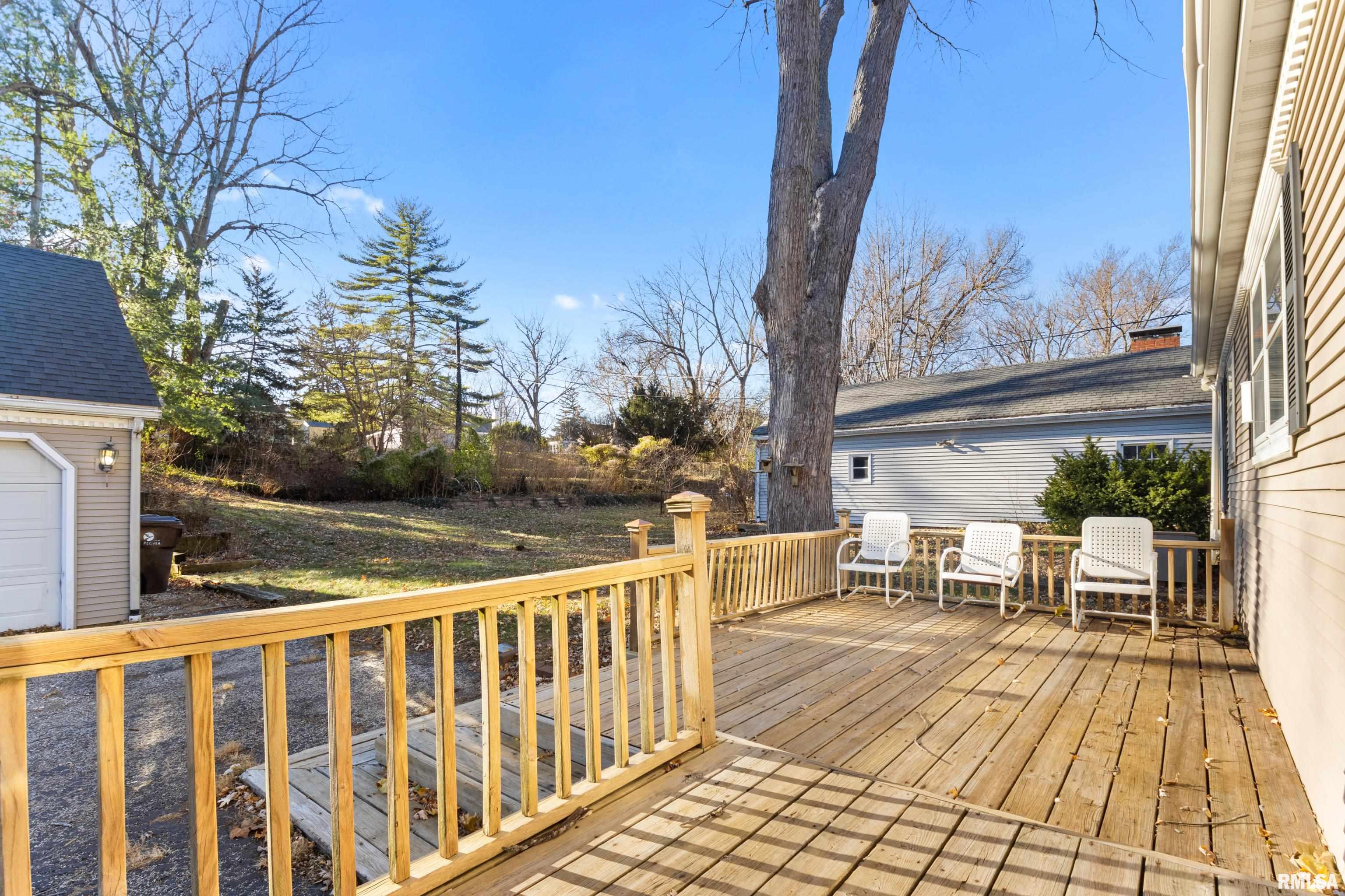 304 West Stonegate Road Peoria, IL 61614 - Photo 4 of 39 Gallery Image 4