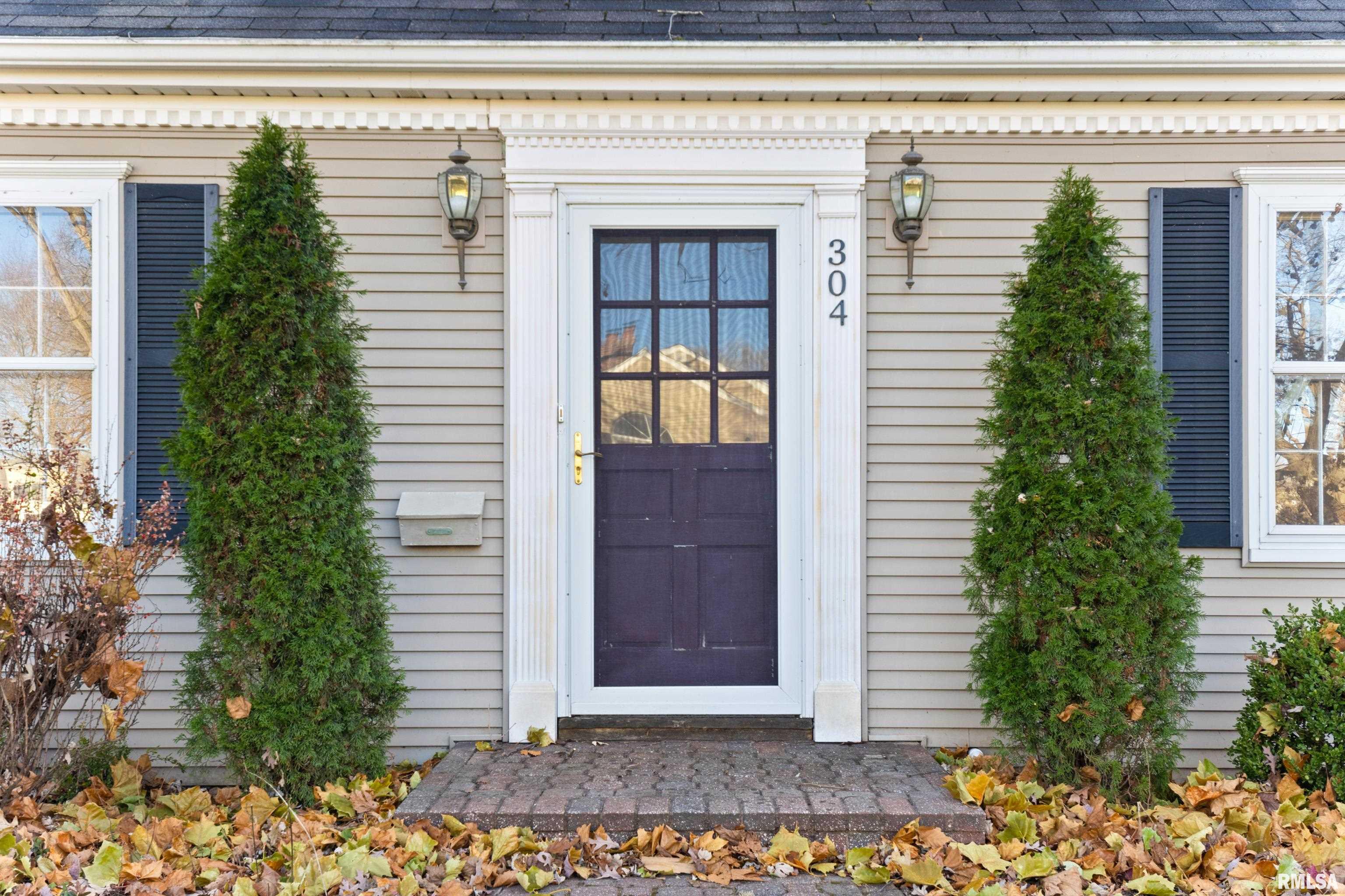 304 West Stonegate Road Peoria, IL 61614 - Photo 6 of 39 Gallery Image 6