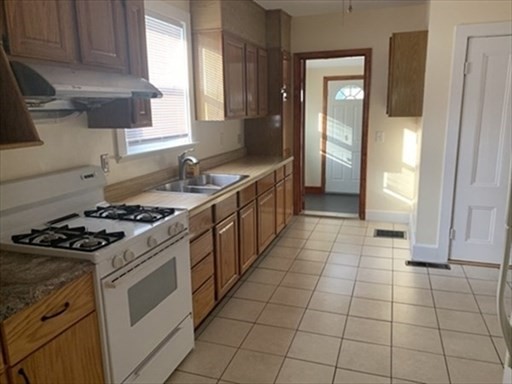 32 Harding Avenue Malden, MA 02148 - Photo 12 of 16