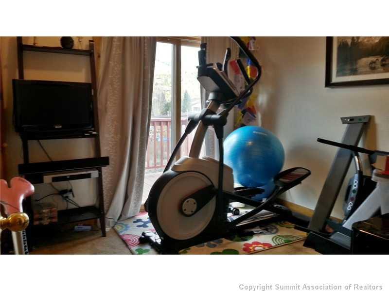 960 Mesa Drive Silverthorne, CO 80498 - Photo 25 of 25 a black and white photo of a living room