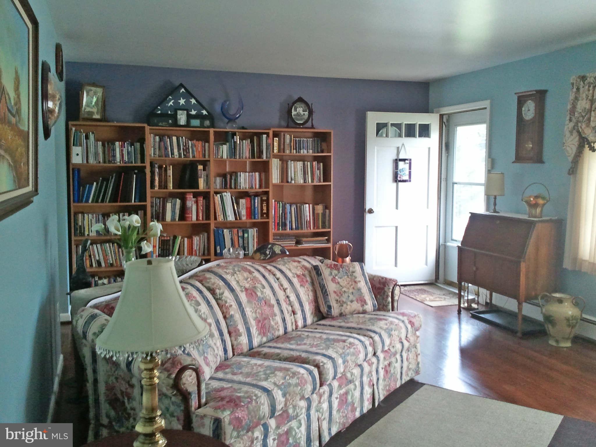 6500 Brooklyn Bridge Road Laurel, MD 20707 - Photo 11 of 29 Living Room, View 1