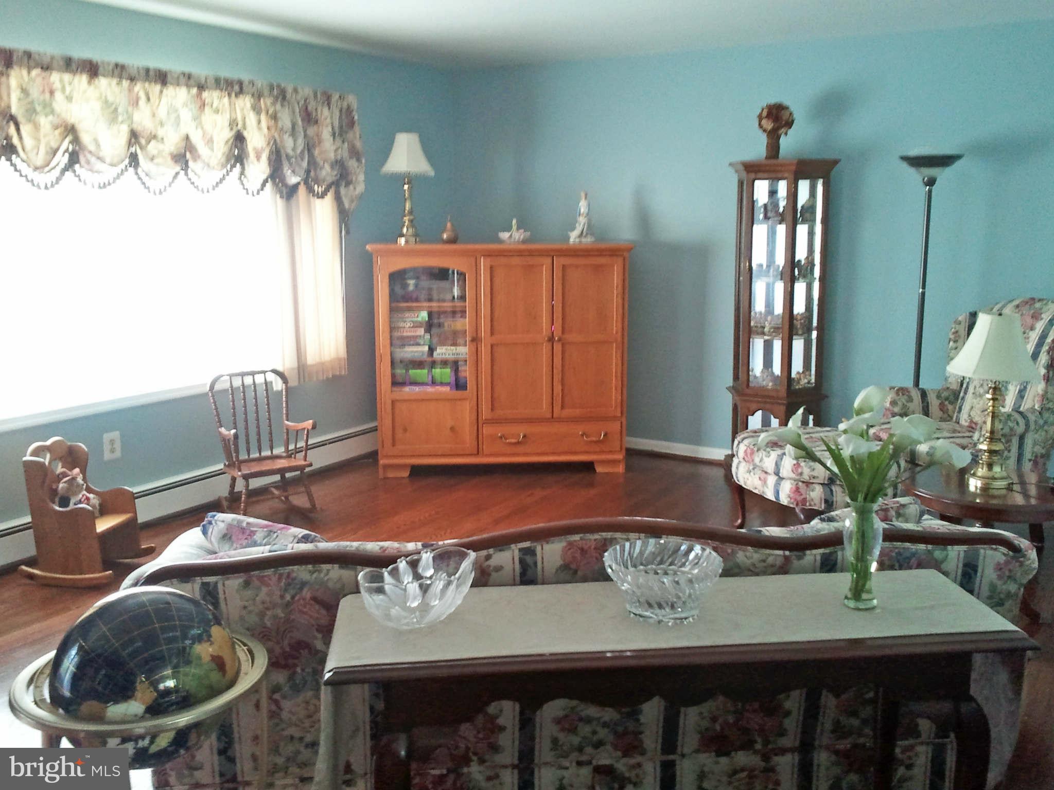 6500 Brooklyn Bridge Road Laurel, MD 20707 - Photo 13 of 29 Living Room With Bay Window