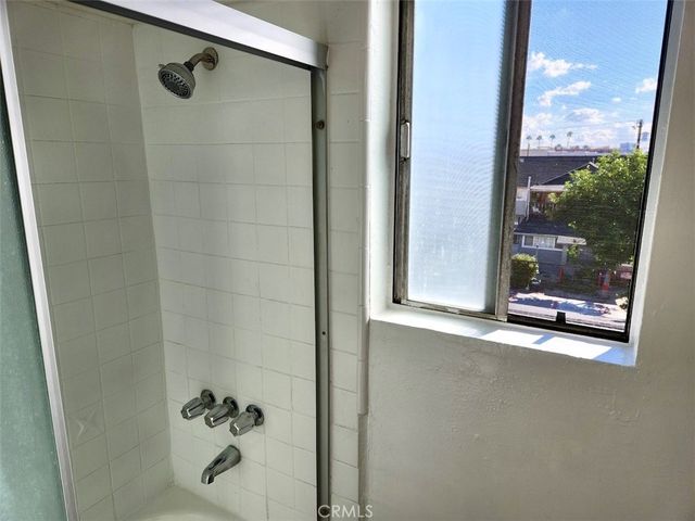 $1,495 | 3920 Marathon Street, Unit 16, Los Angeles, CA 90029