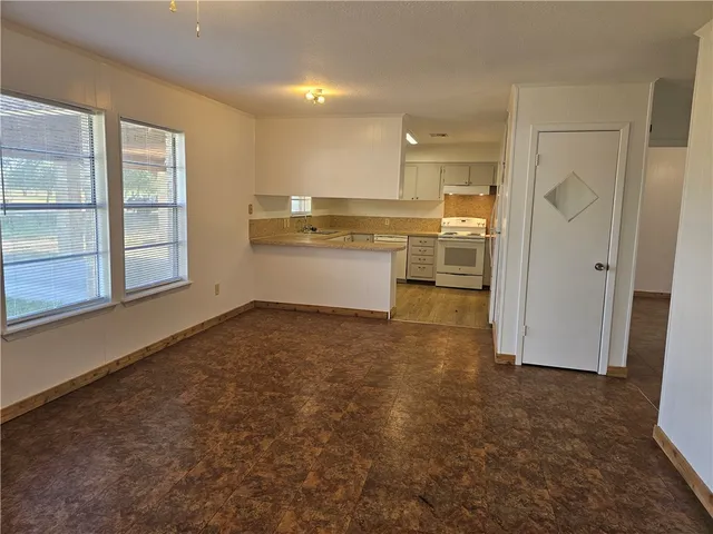$900 | 1302 Johnson Street, Unit 2A, Woodsboro, TX 78393