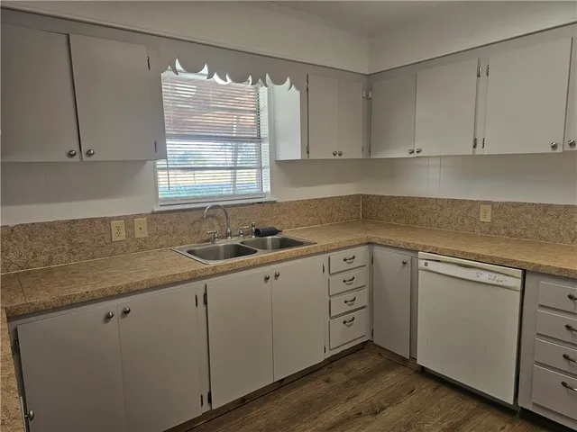 $900 | 1302 Johnson Street, Unit 2A, Woodsboro, TX 78393