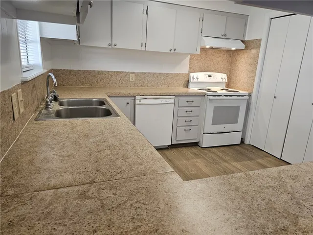 $900 | 1302 Johnson Street, Unit 2A, Woodsboro, TX 78393