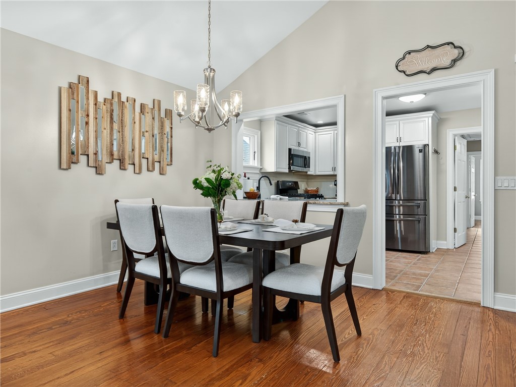 439 Rock Beach Road Irondequoit, NY 14617 - Photo 11 of 49 Elegance