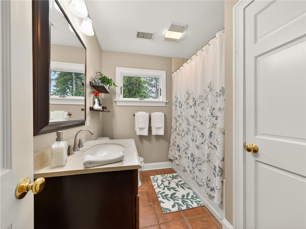 439 Rock Beach Road Irondequoit, NY 14617 - Photo 25 of 49 Perfection!