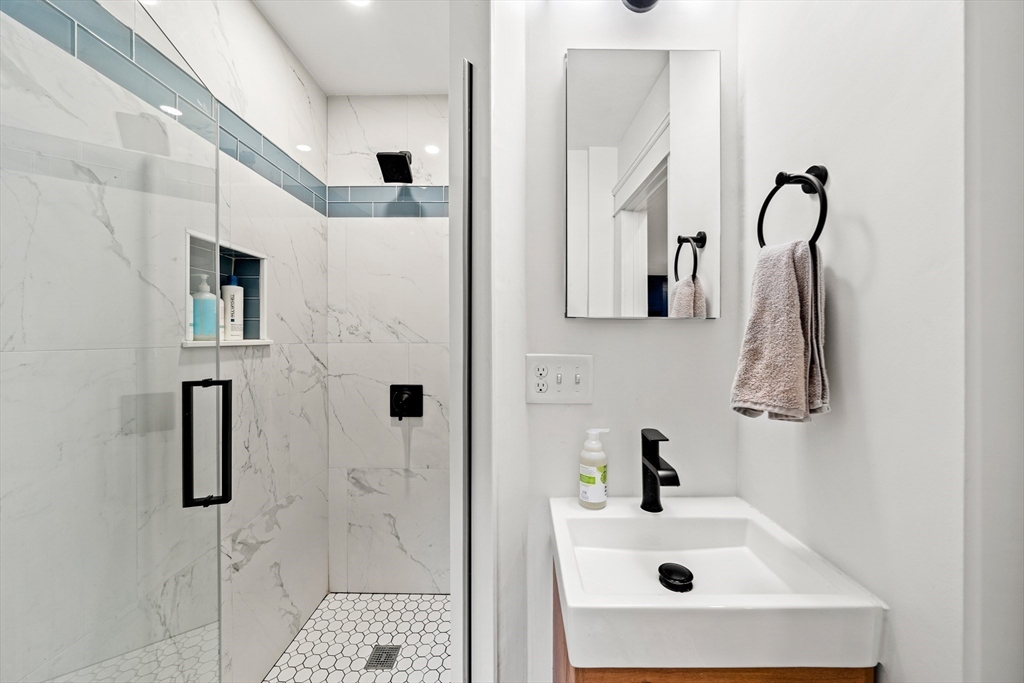 31 Irving Street, Unit 4 Boston, MA 02114 - Photo 12 of 15