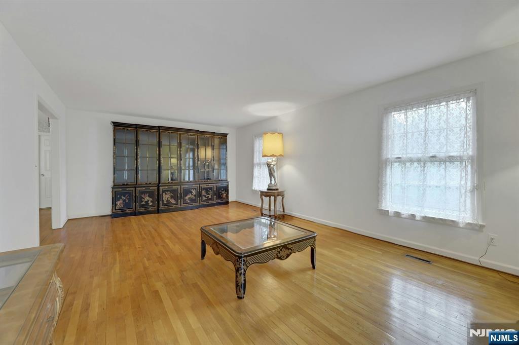 1138 High Mountain Road Franklin Lakes, NJ 07417 - Photo 27 of 41