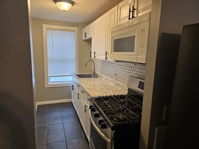 $1,900 | 107-113 Palmer Street, Unit 2, Fall River, MA 02724