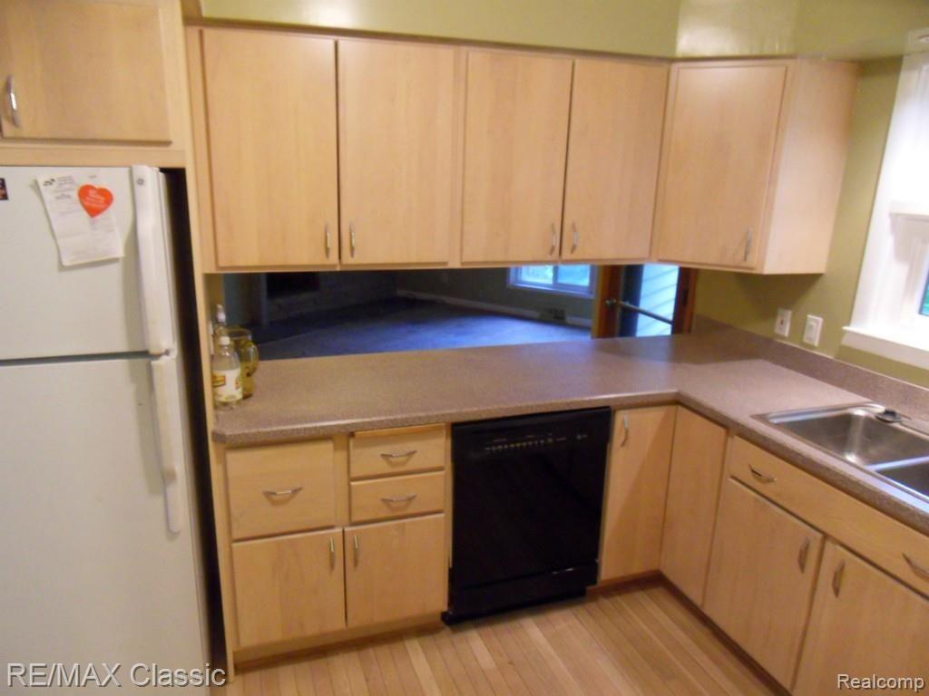 447 Rochdale Drive South Rochester, MI 48309 - Photo 13 of 43 SDC14400.jpg