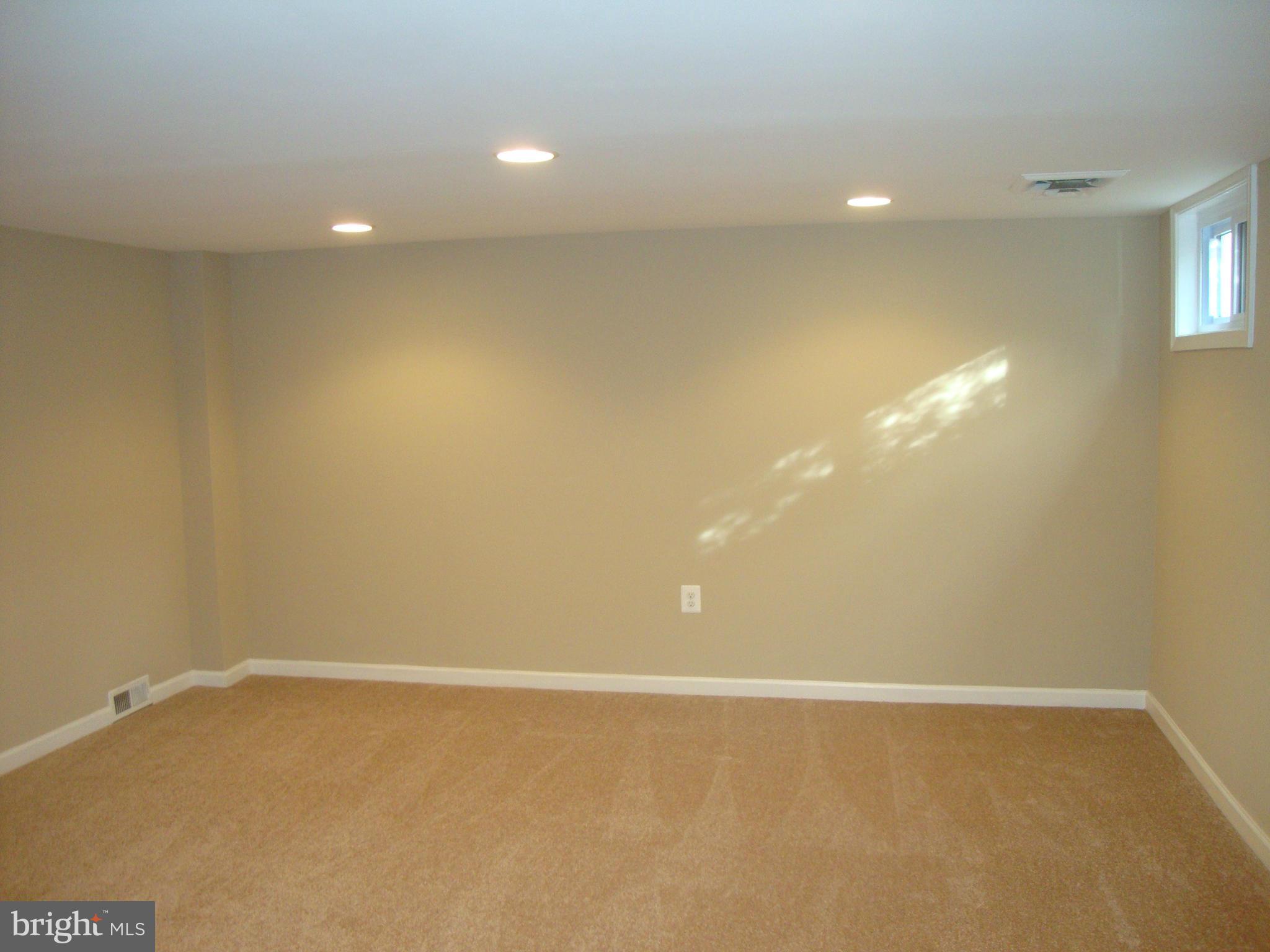 116 Overbrook Road Baltimore, MD 21212 - Photo 22 of 30 a view of an empty room