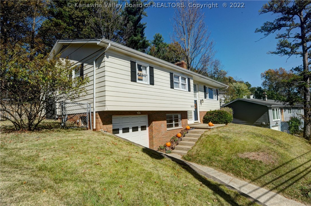 1819 Huber Road Charleston, WV 25314 - Photo 2 of 28 Gallery Image 2
