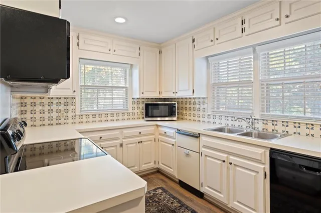 $925,000 | 6510 Sagamore Road, Mission Hills, KS 66208