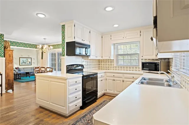 $925,000 | 6510 Sagamore Road, Mission Hills, KS 66208